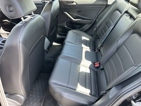 Used 2024 Volkswagen Jetta SE w/ Panoramic Sunroof Package FWD image 15