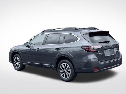Used 2024 Subaru Outback Premium AWD/4WD image 9