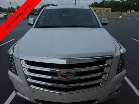 Used 2020 Cadillac Escalade ESV Luxury RWD image 11