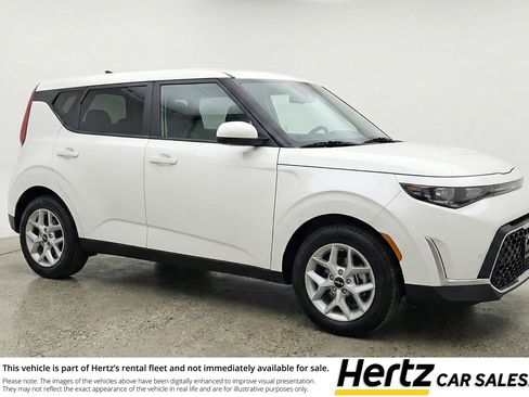 Used 2025 Kia Soul LX w/ LX Technology Package FWD image 1