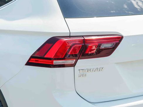 Used 2019 Volkswagen Tiguan SE w/ Panoramic Sunroof Package FWD image 7