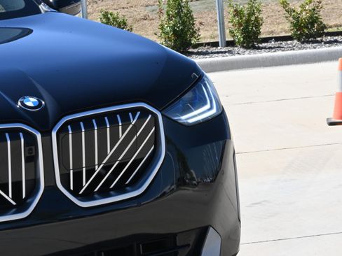 Certified 2025 BMW X3 xDrive30i w/ Premium Package image 10