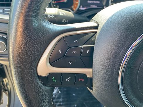 Used 2016 Jeep Renegade Limited w/ Safety & Security Group FWD image 19