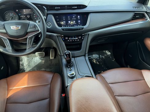 Certified 2022 Cadillac XT5 Sportv w/ Technology Package image 16