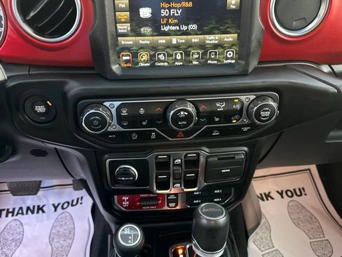 Used 2022 Jeep Gladiator Rubicon w/ LED Lighting Group AWD/4WD image 8