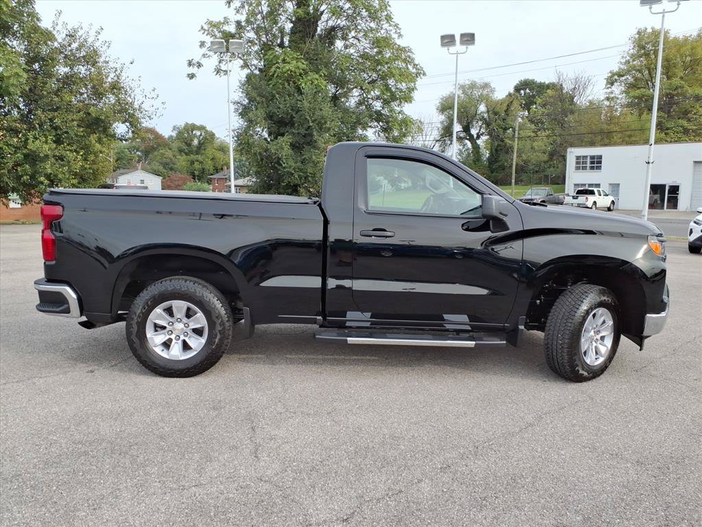 Used 2026 Chevrolet Silverado 1500 W/T AWD/4WD image 3