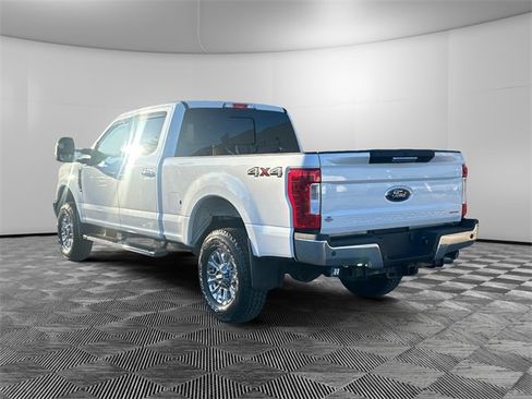 Used 2017 Ford F250 Lariat w/ Chrome Package image 3