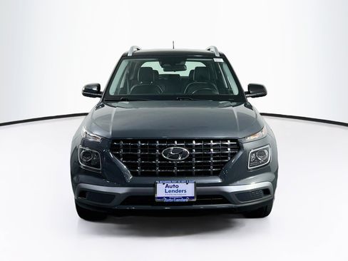 Used 2023 Hyundai Venue Limited FWD image 2