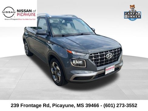 Used 2025 Hyundai Venue SEL FWD image 8