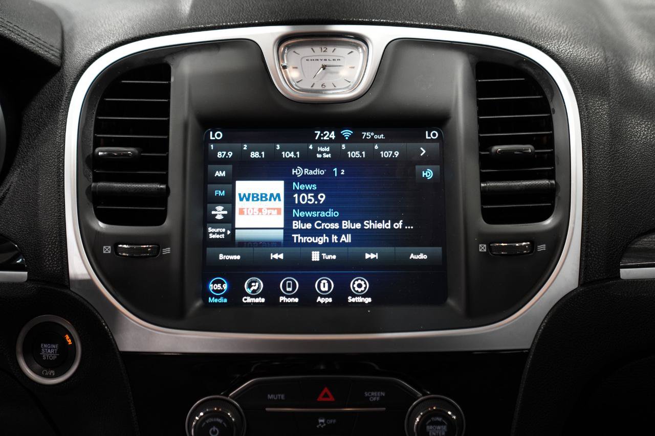 Used 2023 Chrysler 300 Touring w/ Sport Appearance Package RWD image 32