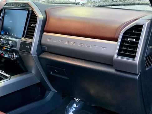 Used 2022 Ford F450 Platinum w/ FX4 Off-Road Package image 17