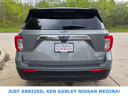 Used 2020 Ford Explorer XLT w/ Comfort Package AWD/4WD image 4