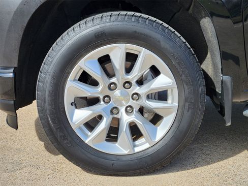 Used 2022 Chevrolet Silverado 1500 Custom image 18