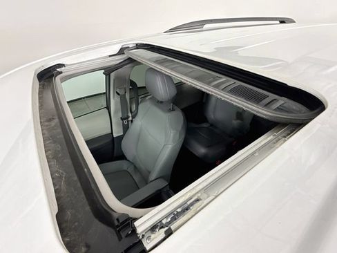 Certified 2024 Toyota Sienna XLE FWD image 23