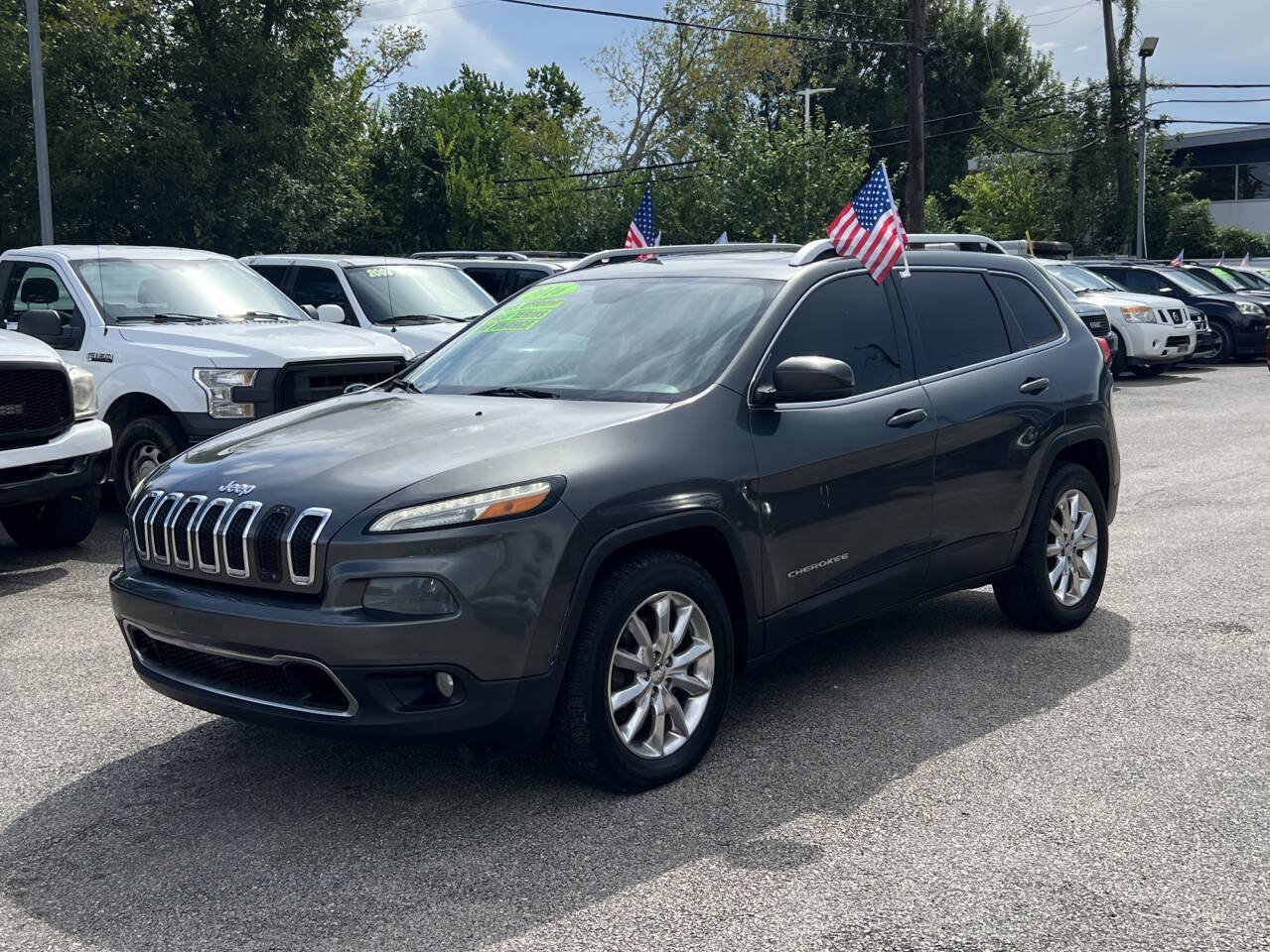 Used 2016 Jeep Cherokee Limited FWD image 2