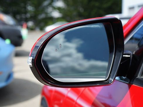 Used 2019 Kia Niro EX Premium w/ Sunroof Package image 10