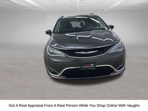 Used 2020 Chrysler Pacifica Touring-L image 5