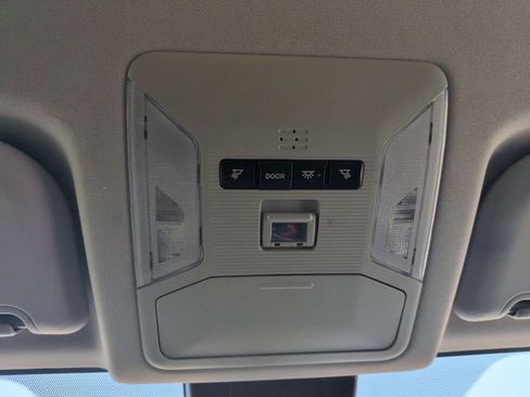 Used 2020 Toyota RAV4 LE FWD image 26