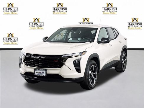 New 2026 Chevrolet Trax RS w/ Driver Confidence Package FWD image 3