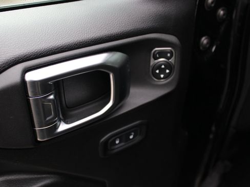 Used 2022 Jeep Gladiator Sport image 30