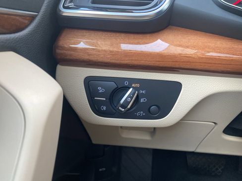 Used 2023 Audi Q5 2.0T Premium w/ Convenience Package image 25