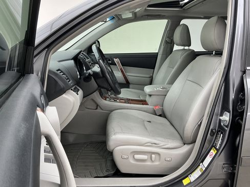 Used 2013 Toyota Highlander Limited image 17