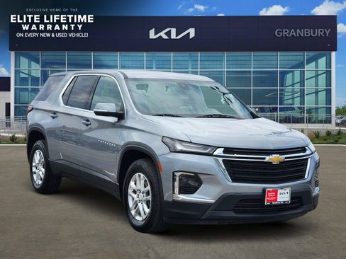 Used 2023 Chevrolet Traverse LS AWD/4WD image 3