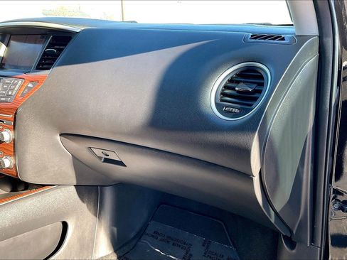 Used 2018 Nissan Pathfinder Platinum w/ Cargo Package image 16