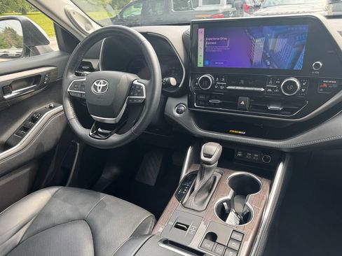 Used 2023 Toyota Highlander Limited AWD/4WD image 24