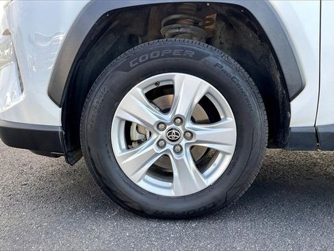 Used 2021 Toyota RAV4 AWD Hybrid image 8