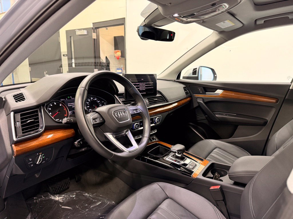 Used 2023 Audi Q5 2.0T Premium w/ Convenience Package AWD/4WD image 11