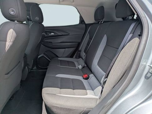 Used 2025 Chevrolet TrailBlazer LT FWD image 14