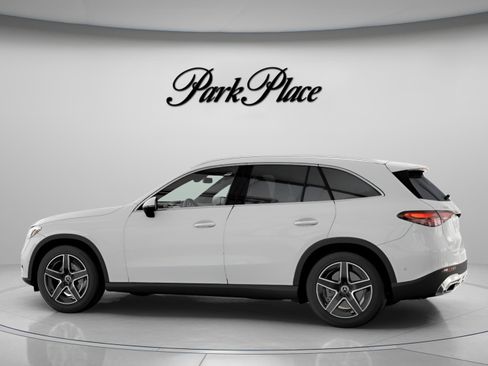 Used 2026 Mercedes-Benz GLC 300 4MATIC image 9