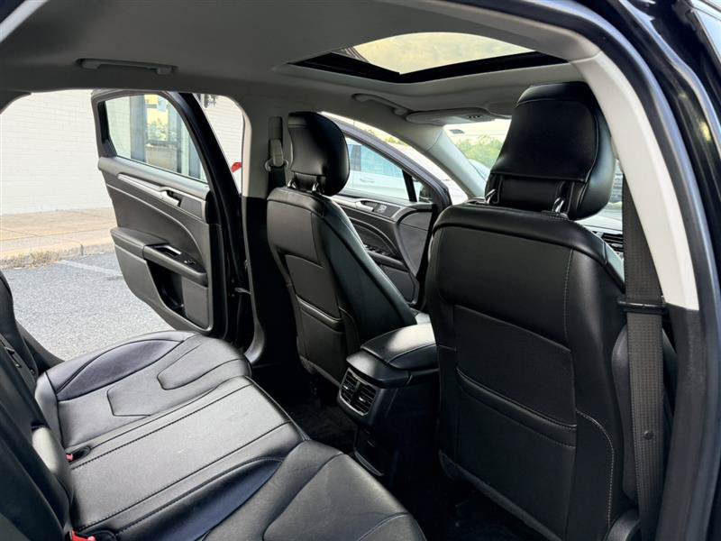 Used 2015 Ford Fusion Titanium AWD/4WD image 19