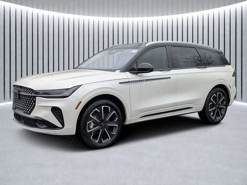 New 2026 Lincoln Nautilus Reserve image 8