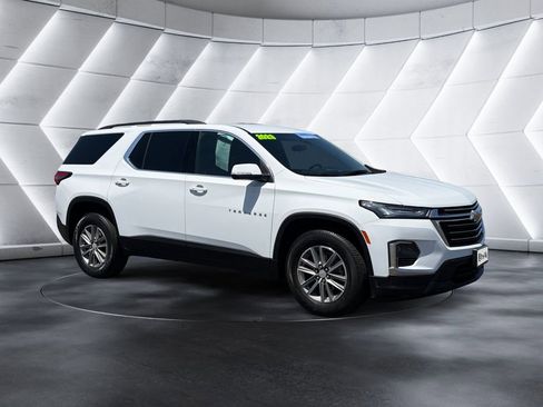 Used 2023 Chevrolet Traverse LT AWD/4WD image 7