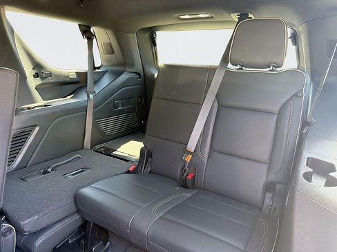 Used 2024 GMC Yukon SLT AWD/4WD image 26