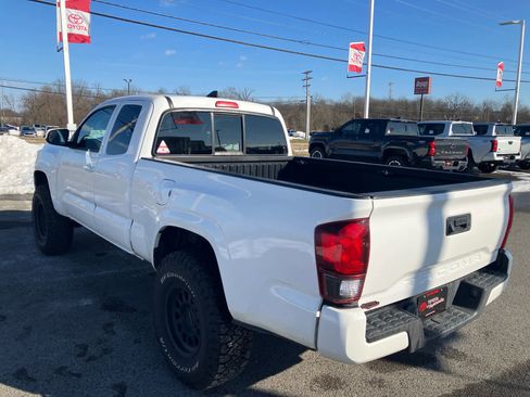 Used 2019 Toyota Tacoma SR image 6