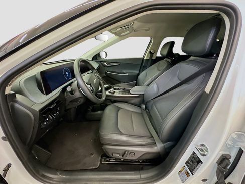 Used 2024 Kia EV6 Light AWD/4WD image 13