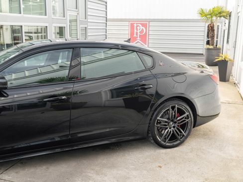 Used 2021 Maserati Quattroporte Trofeo image 5