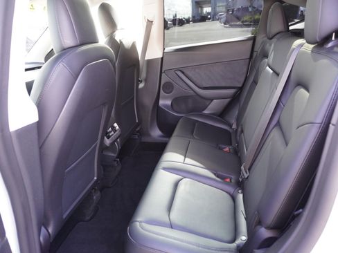 Used 2022 Tesla Model Y Performance image 14