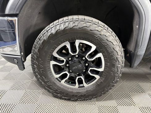 Used 2020 GMC Sierra 2500 SLE w/ SLE Value Package; AWD/4WD image 10