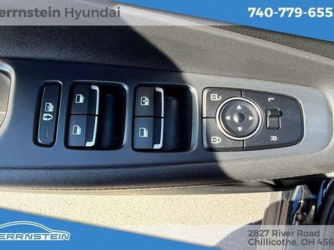Used 2023 Hyundai Santa Fe SE image 14