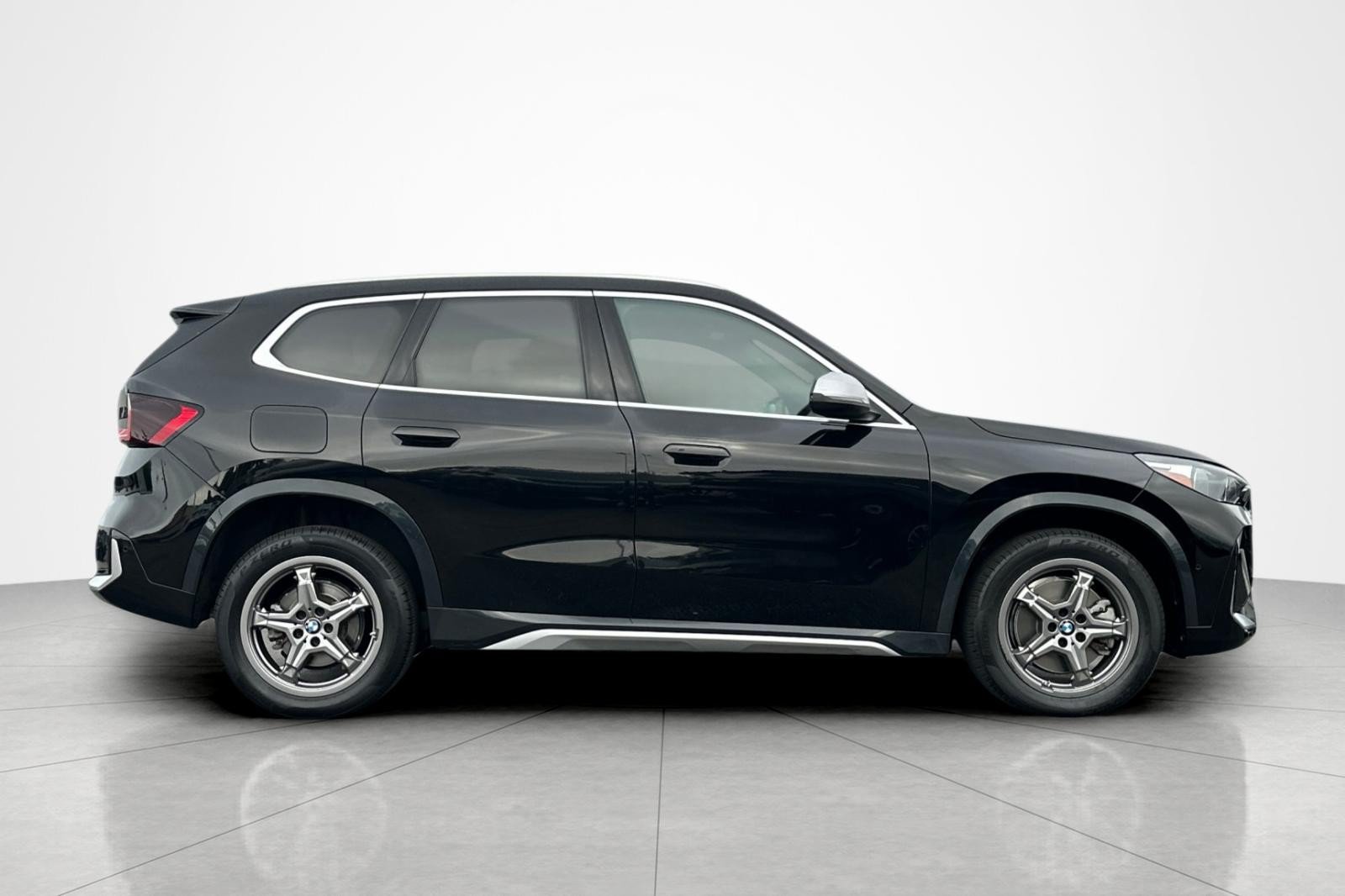 Used 2023 BMW X1 xDrive28i w/ Convenience Package AWD/4WD image 6