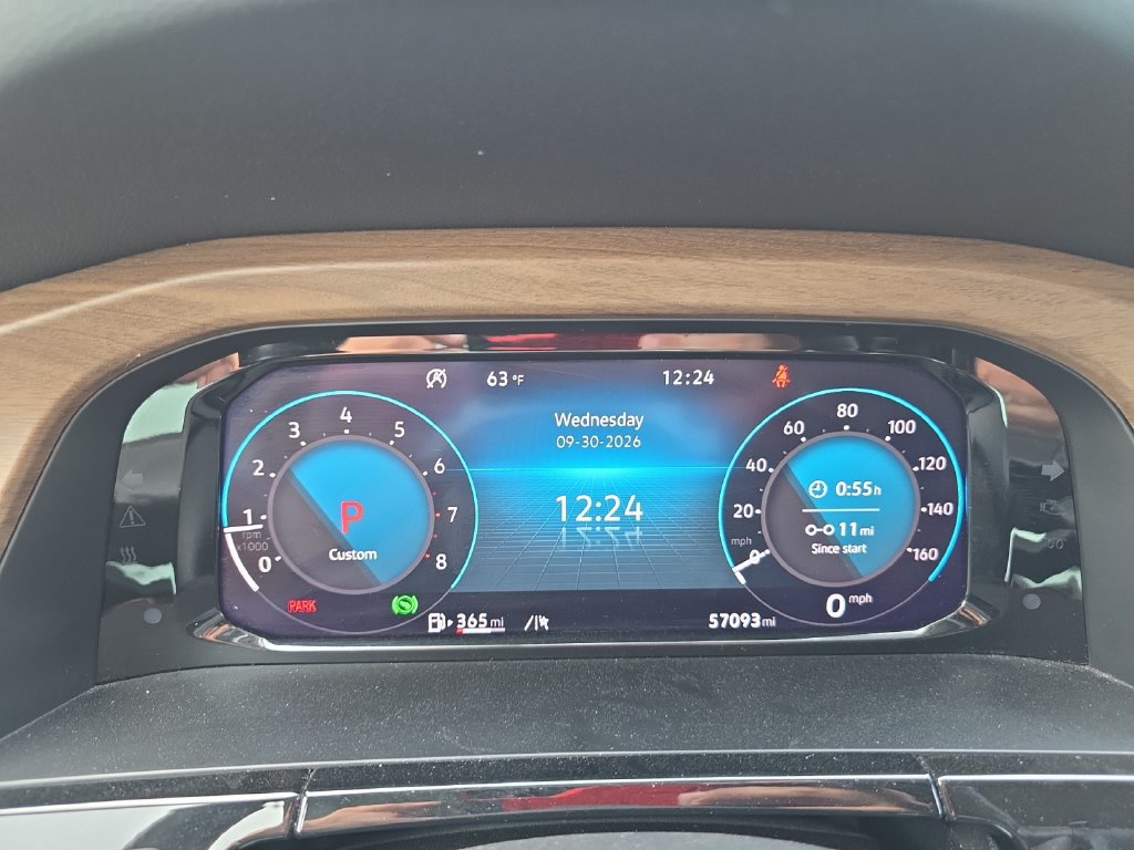 Used 2025 Volkswagen Atlas SE AWD/4WD image 16