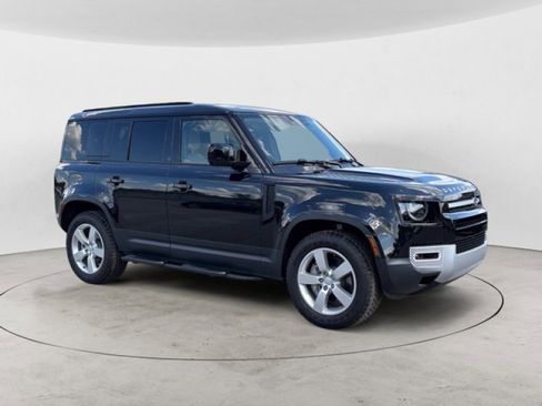 Used 2025 Land Rover Defender 110 S image 2