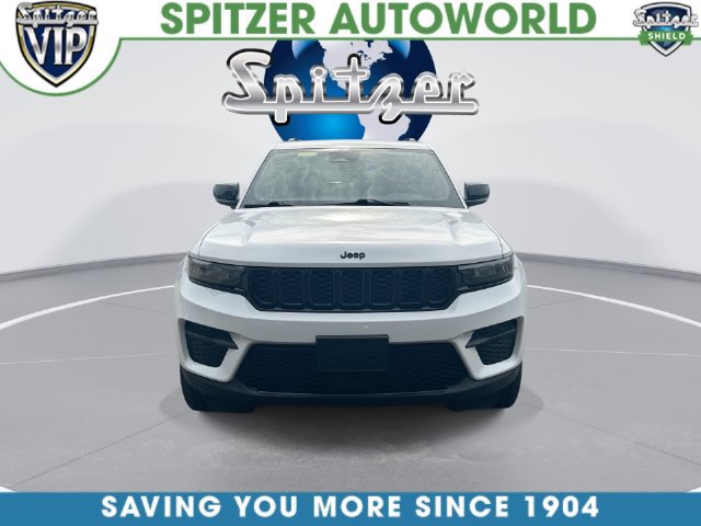 Used 2023 Jeep Grand Cherokee Altitude AWD/4WD image 3