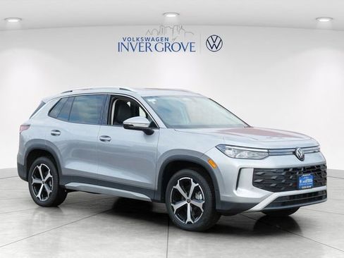 New 2026 Volkswagen Tiguan SE AWD/4WD image 1