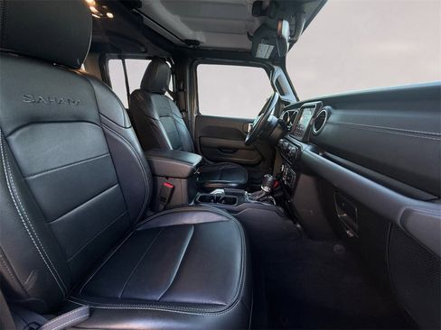 Used 2022 Jeep Wrangler Unlimited Sahara image 17