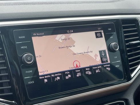 Used 2018 Volkswagen Atlas SEL Premium image 12